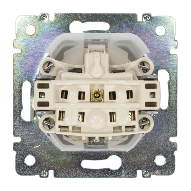 Розетка с/у Valena 694270, 1 гнездо, с/з, з/ш и крышкой, белая