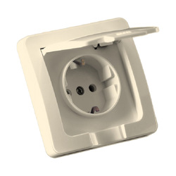 Розетка с/у Master РС16-511-01, 1 гнездо, с/з и крышкой, IP44, слоновая кость